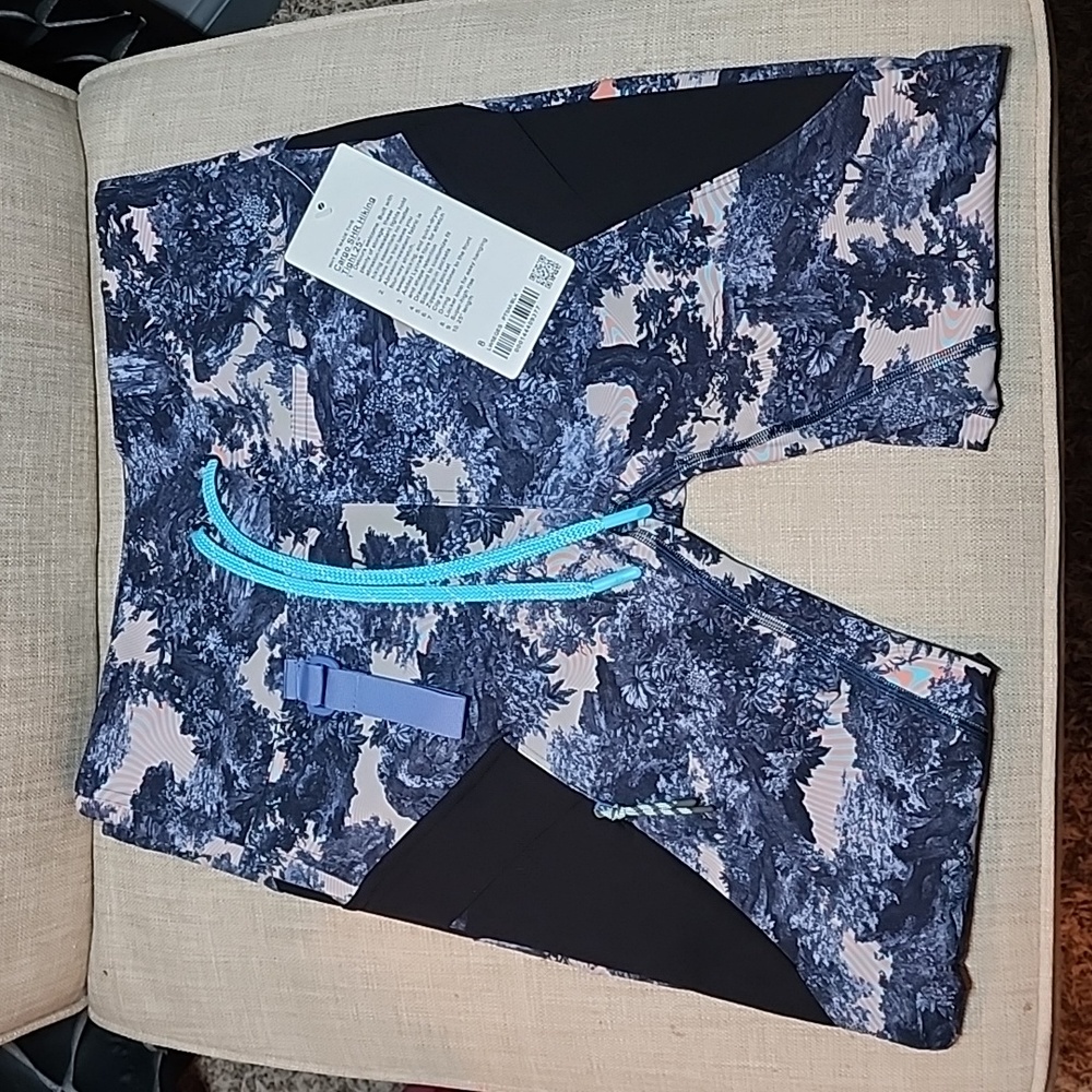 Lululemon Cargo SHR Hiking Leggings